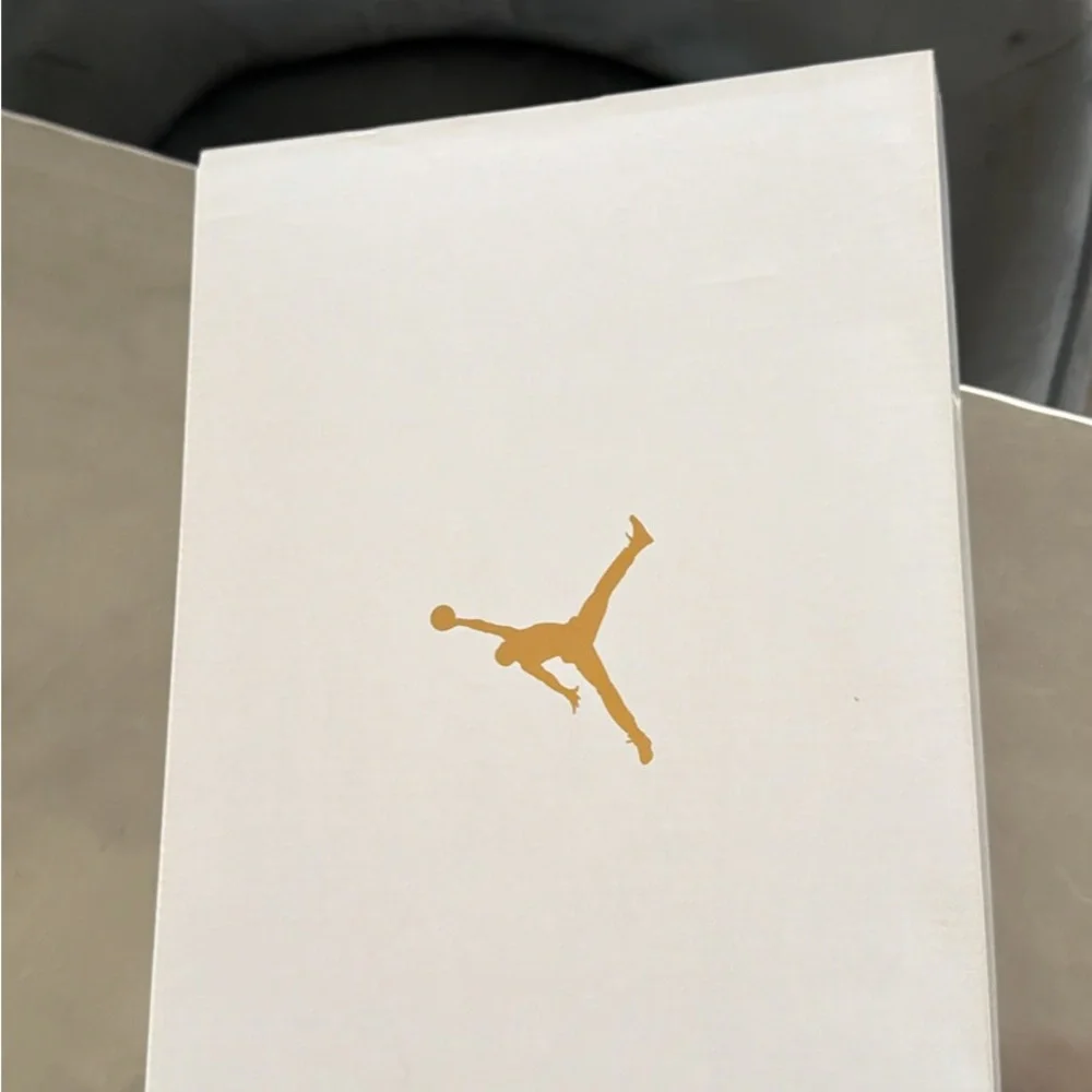 Nike Air Jordan Low SE Red White Sneakers - Picture 2 of 8